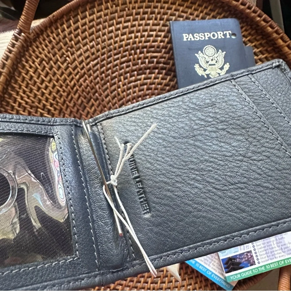 ESKE Navy Blue “Quinn” Genuine Italian Leather Slim RFID Blocking Wallet NWT